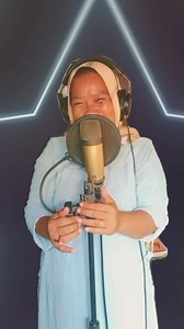 455K views · 6K reactions | Bismillah semoga single baru berjudul cocote tangga mak dan juga Ratu Barlik dapet di Terima masyarakat.amin #fyp #vod #monetisasi #fbpro | Mak Sarkem Peyek | Facebook