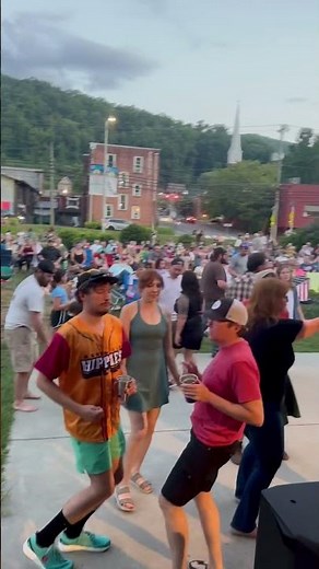 Tuxedo Junction - Proud Mary