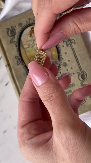 Love charms that open and close and have inside details like this one! #phonebooth #mjvjewelry #vintagejewelry jewelry asmr unique necklace