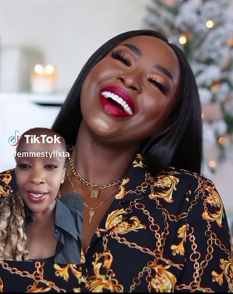 Benefits of Wearing Red Lipstick