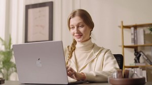 FLEXISPOT H7 Plus Gas Spring Adjustable Standing Desk, Mobile Rolling Sit-Stand Table with Wheels, Cordless Stand Up Desk for Small Spaces & Home Office, 32" One-Piece Desktop White,Height 27.6"–45"