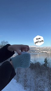 Drink mitt pattern😀 #crochet #crochetbeer #crochetbeercozy #hekle #hekling #hækle #hækling #haken #eastercrochet #wintercrochet #häkeln #ganchillo | Vibeke Magnesen Design