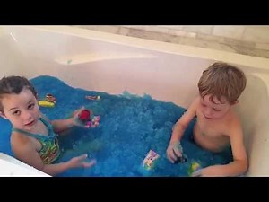Turn Bath Into Jelly Gel with Gelli Baff Kids