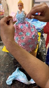 2kg doll cake design