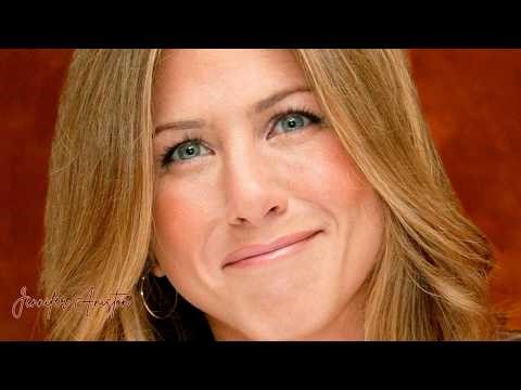 Jennifer Aniston Turns Heads With Stunning Beach Style – Fans Love It!