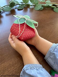 DIY Paper Box Strawberry PRINTABLE, Strawberry Treat Box, Party Supplies, Summer Pool Party, Wedding Favor, Birthday Party Favor, Origami - Etsy