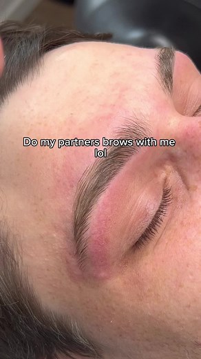 Henry’s review of Wild Bloom Artistry “2/10 made fun of my loose eye skin and pointed out the pimple in my eyebrow” #perthbrows #perthbrowstylist #italwax #brows #browartist #browlamination #browsperth #fyp #browfunny #perth #noemibrowdye #waxing #browwax #perthbrowstudio