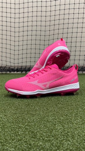 Check out these custom cleats in partnership with Breast Cancer Research Foundation! Since 2017, Mizuno has donated $285,022, which includes this year’s annual donation of at least $60,000, to the Breast Cancer Research Foundation. This cumulative donation equates to 5,700 hours of BCRF research. Their mission is to achieve a prevention and a cure for breast cancer by providing critical funding for cancer research worldwide. With every sale of the products in our Project Zero Collection, we can 