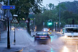 London flooding: Flash floods close two Tube lines and submerge roads sparking travel chaos