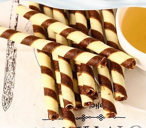 [Hot Item] CE Approved Wafer Roll Making Machine; Egg Roll Processing Maker Machine