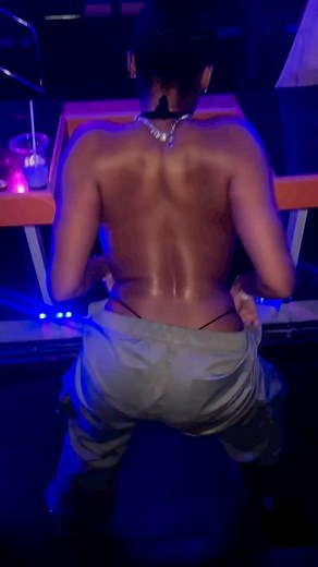 ⭐️⭐️⭐️⭐️⭐️ Dancer’s  on Instagram: "What waist! ️    @_inhalemee"