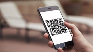 Comercios y empresas deberán tener un código QR para pagos