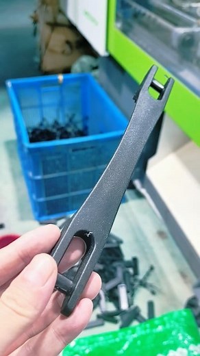 Plastic handles for suitcases, soft handles, various handles to choose from, passed Amazon tests. #luggage #suitcase #Softhandle #Handle #Luggageaccessories #suitcaseaccessories | 曹高庆