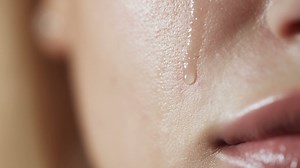 DÉFENDEZ LES FEMMES VICTIMES DE VIOL ! 2,6 milliards de femmes et de filles vivent dans des pays où le viol n'est pas considéré comme un crime. Les violences liés au genre font de la vie de millions de femmes un véritable enfer. Certaines en meurent, d'autres vivent dans la peur, la honte et l'insécurité. Il est urgent de changer les normes sociales pour l'égalité et le respect entre hommes et femmes ! Ajoutez votre nom si vous pensez que les femmes méritent d'être traitées avec dignité ! Clique