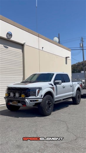 Finished up this Ford F-150 Raptor 🏔️Air Lift LoadLifter 5000 Ultimate Air Spring Kit with Air Spring Cradles WirelessOne Tank Plus EZ Mount 🛠️ Offers up to 5000 lbs. of Load-Leveling Capacity, making Towing / Hauling Stress-Free Experience. Eliminate Sag & Bottoming Out. Paired with Wireless Controller to Easily Inflate / Deflate Air Springs Equally. Also can be paired with Smart Phone. Contact us for Air Lift Parts Installs 🚨 ...#speedelement #airlift #airliftcompany #airliftloadlifter5000 