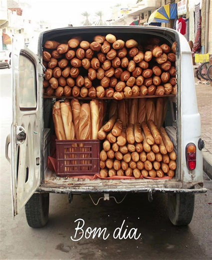 Good morning everyone, Love this photo of a bread delivery truck… Now all I want is Bread, butter, cheese and coffee ☕️ | Maria Lawton - The Azorean Green Bean