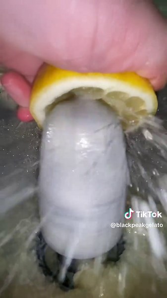 It’s that time of year! We’ve just completed juicing our annual ton of Lemons 🍋 Ready to make all your lemon sorbet dreams come true 💛 #blackpeakgelato #handcraftedhappiness #wanaka #queenstown #nz #gelato #sorbet