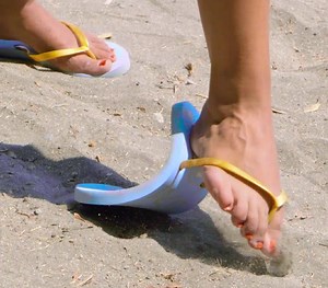 Surprise Your Friends with a DIY Swimming Pool! | 3-Minute Hacks