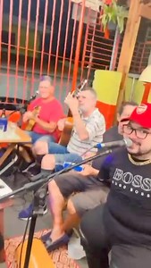 4.7K views · 57 reactions | Faixa Amarela 歹 Samba do Amarildo  Muito bom!  Bar do Amarildo @marciocaneta @vagnertavares1988 @camelo_dg #thiaguinhovessi #elodafelicidade #faixamarela #pagode #samba #batucada #alegria #zecapagodinho #job #trabalho #rodadesamba #show #sambadoamarildo #sambadothiaguinhovessi #pagodedothiaguinhovessi | Cantor Thiaguinho Vessi | Facebook