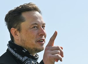 Elon Musk Threatened Warner Bros With "Scorched-Earth" Letter If Amber Heard Was Fired From "Aquaman 2": Report