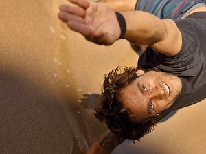 📍 Sintra, Portugal | Chapter 1 Meet Lisa & Nazareno. Explore the vast, wild beaches in Sintra with them, and connect to the prana of Portugal and its yogis. Speaking to his practice, Nazareno described, "When I am practicing yoga at the beach, I am connected with my own being, but I am also connected with the nature around me, with the sea, with the sand, with the sun. And everything becomes as one.” // Learn more about Lisa & Nazareno: bit.ly/2RMiy7M | prAna