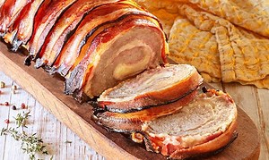 Rolo de carne com bacon