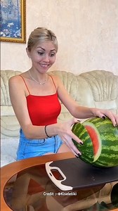 she outsmarted him wath a watermelon 😜😊 #shorts #shortsfeed