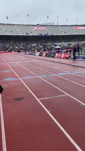 Hydel (Jamaica) girls DOMINATE the 4x100m at Penn Relays! | FloTrack