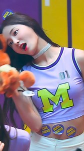 1.6K views · 165 reactions | Yeon Woo Momoland waved at fans till the curtain closed #퓝퓪퓷퓬픂퓶퓸퓶퓸퓵퓪퓷퓭 | LJ | Facebook