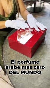 Arabian Oud Taraf For Women: a fragrance that captures the essence of femininity in its purest and most elegant form. With an exquisite blend of floral, woody notes and a subtle touch of spices, Taraf envelops its wearer in an atmosphere of luxury and sophistication. •Fragance available in LA RIVIERA stores nationwide• | Arabian Oud