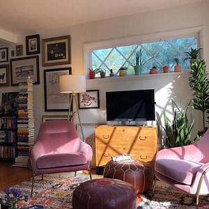 [Hot Item] Modern European Style Armchair Leisure Accent Chair Design Living Room Furniture Baby Pink Fabric Velvet Sofa Chair