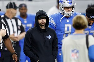 Eminem "Smiling" Photos Have People Feeling Uncomfortable