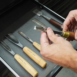 264K views · 771 reactions | How I get a perfect inlay in this patchwork desk | Blacktail Studio | Facebook