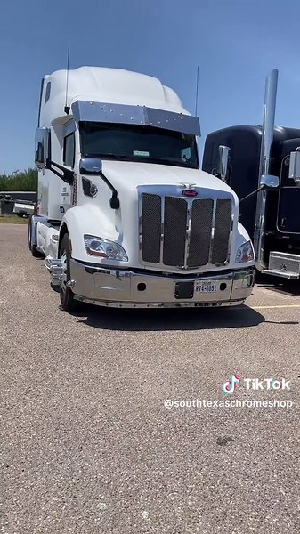 579 Pete #white #peterbilt #579 #semitruck