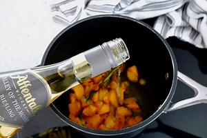 Dry White Wine for Cooking: The Easy Way to up Your Cooking Game