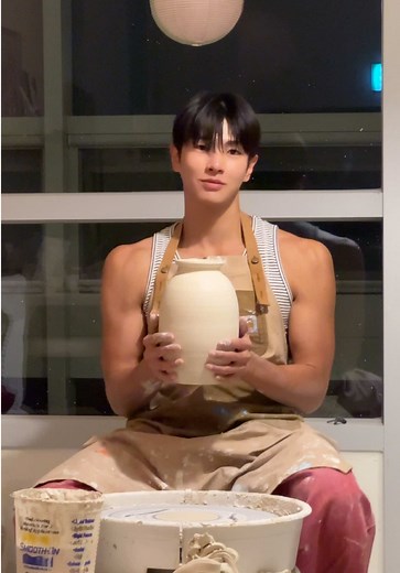 Ceramics Magic: Create Your Own Pottery ✨