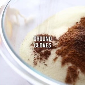 Cozy HOT RUSSIAN TEA MIX! great for holiday homemade gift-giving 🎄 recipe >> https://reluctantentertainer.com/hot-russian-tea-mix-recipe/ | Reluctant Entertainer