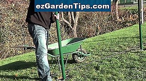 Comment attacher un treillis au sommet d'une clôture 🌱 Conseils Jardiniers - Fr.ezGardenTips.com
