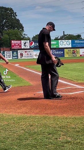 33K views · 133 reactions | Every good game starts with a firm 欄 #umpire #referee #shake #gg | Ump Attire | Facebook