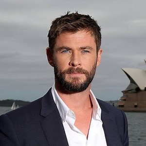 Chris Hemsworth: Net Worth| Wife| Brothers| Hulk Hogan - sportsjone