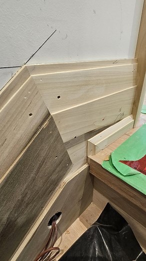 Seamless transitions make all the difference.👊 ▪︎ ▪︎ ▪︎ ▪︎ ▪︎ #carpenter #carpenterlife #carpentry #carpentrytools #luxurylifestyle #luxury #luxuryhomes #luxuryliving #trim #trimwork #trimcarpenter #trimideas #trimideas #finishcarpentry #finishwork #finishcarpenter #baseboard #angles #custom #custombuilder #customhome #construction | Chris Macri