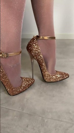Sparkly Stiletto High Heels Pumps and Nylon Pantyhose | #pantyhose #heels #higheels