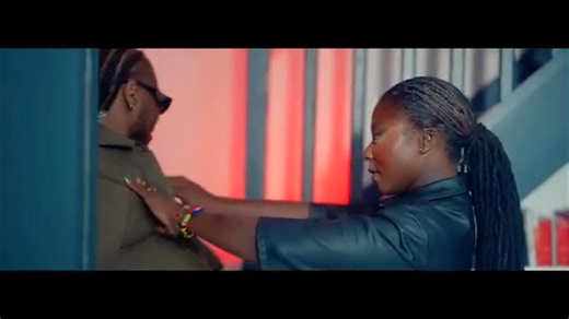 Tube Kompa 🎵🎛🎧🎤🎹🎶 Avec le talentueux groupe de Kompa originaire d'Haïti et de la Martinique FOREVER MUSIC ; Titre : Ti bonbon 🍭 Présentation du groupe : Fondé en 2018, Forever Music a conquis les cœurs du public avec leur son unique et leur énergie sur scène. Composé de huit musiciens talentueux d’origine haïtienne et martiniquaise, le groupe incarne une fusion audacieuse de genres musicaux, allant du kompa à l’afro, la pop et la world music. Avec un EP sorti en 2020, et plusieurs singles