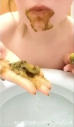 Kinky babe teasing and pooping with tooth brush