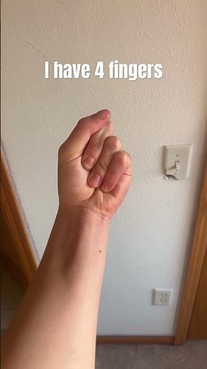 I have 4 fingers.. #illusion #tricks