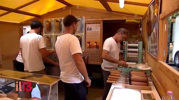 AL VIA A GORIZIA GUSTI DI FRONTIERA Dopo un debutto che già fa pensare ad un’edizione di grande successo, entra sempre più nel vivo la 18.ma edizione della kermesse Gusti di Frontiera che si appresta ad accogliere le folle del weekend: fino a domenica la kermesse invade con i suoi profumi e i suoi colori le strade e le piazze di Gorizia per un’appassionante avventura enogastronomica intorno al mondo. Con 40 Paesi dai 5 continenti, 341 stand suddivisi nei 14 Borghi geografici, il mappamondo delle