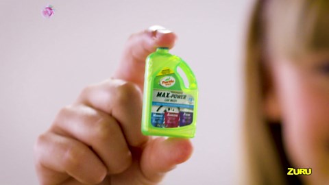 5 Surprise Mini Brands - Mini Mart Playset by ZURU (Series 4) Exclusive and Mystery Collectibles