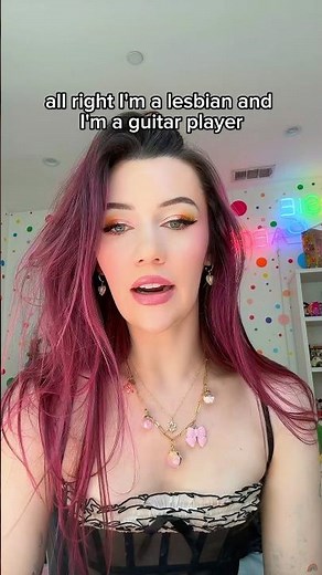 How fast can LESBIANS move their FINGERS test?? 😂😭