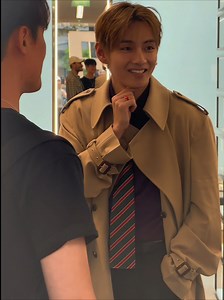 Taehyung's Irresistible Smile: Why Fans Can't Help Swooning