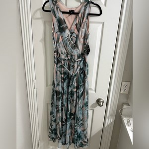 NWT - Kate & Lily Pink and Green Flowy Tropical Print Maxi Dress